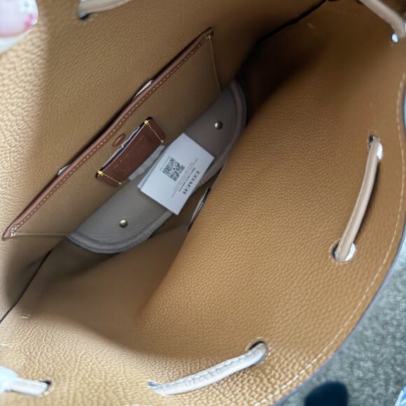 NWT COACH Lora Bucket Shoulder Bag Pebble Leather Crossbody Colorblock Medium - Picture 7 of 8